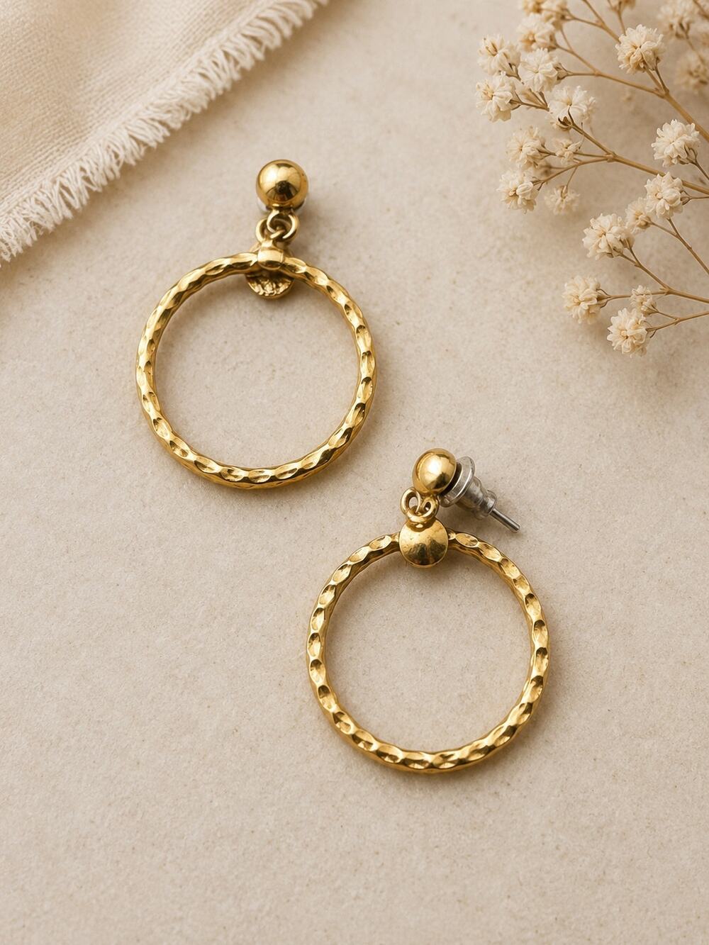Vintage Gold Tone Hammered Circle Dangle Hoop Earrings Statement Lightweight